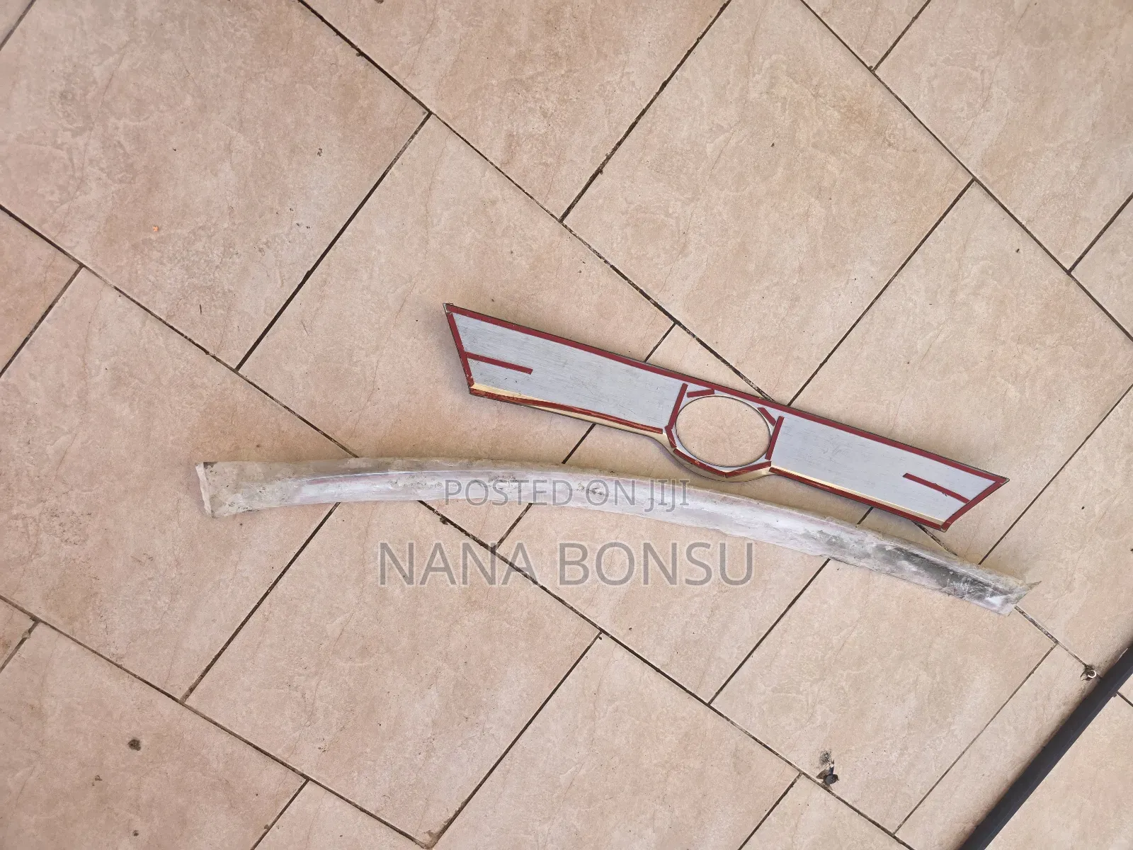 Toyota Voxy Bonnet Decoration