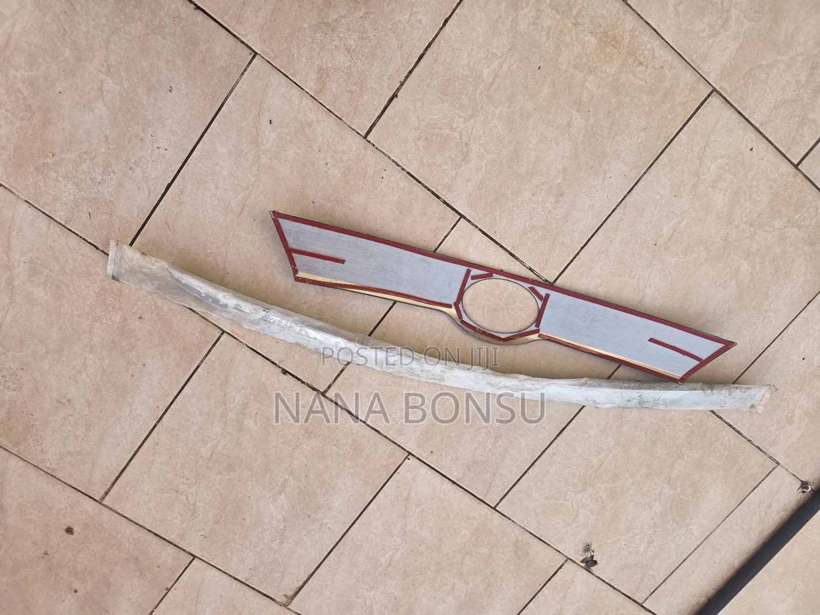 Toyota Voxy Bonnet Decoration