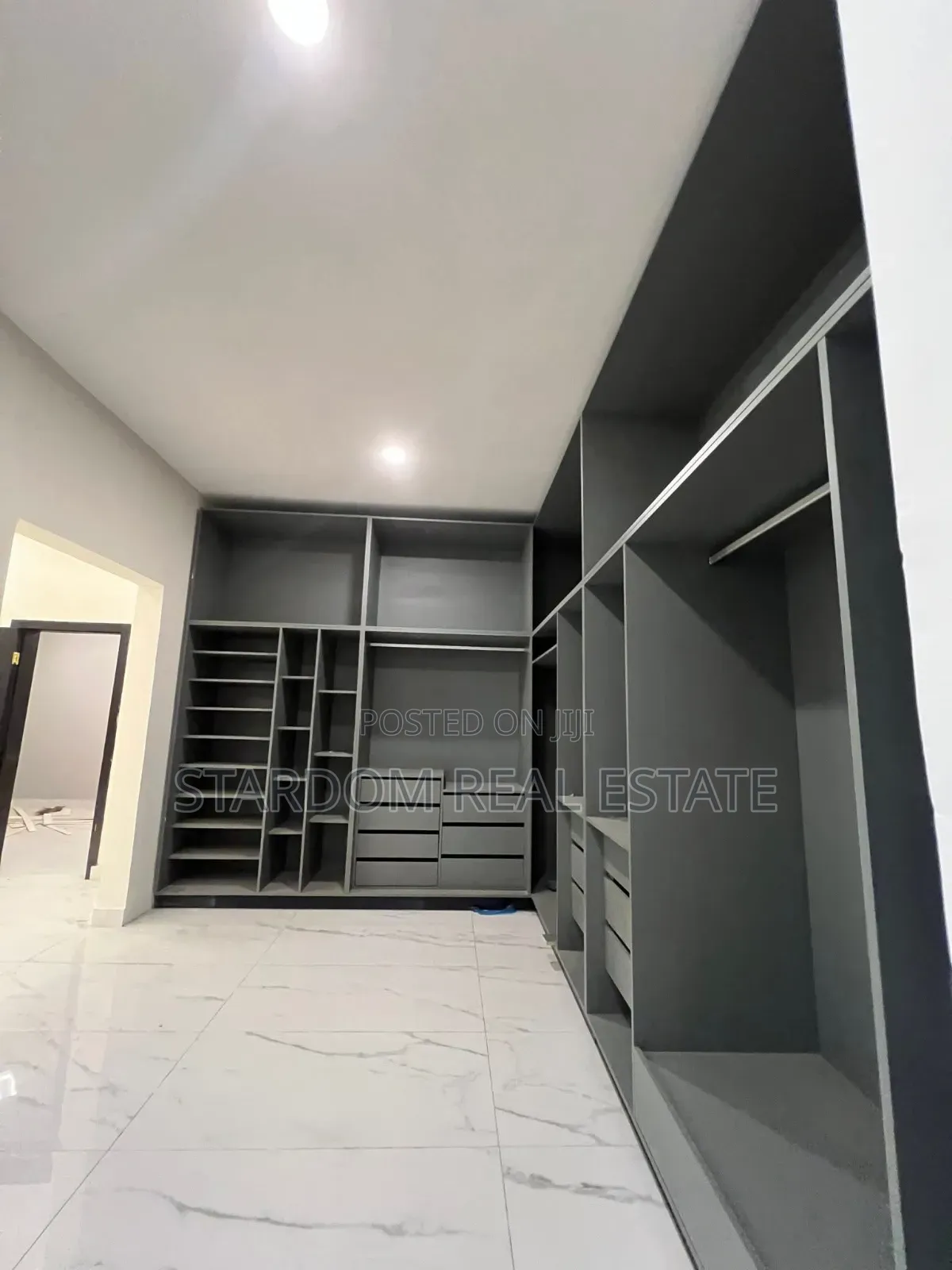 4bdrm Duplex in East Legon Hills, Boundary Road Area for sale