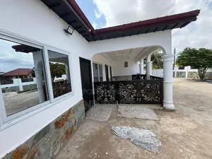 5bdrm House in Sonitra, Pokuase for rent