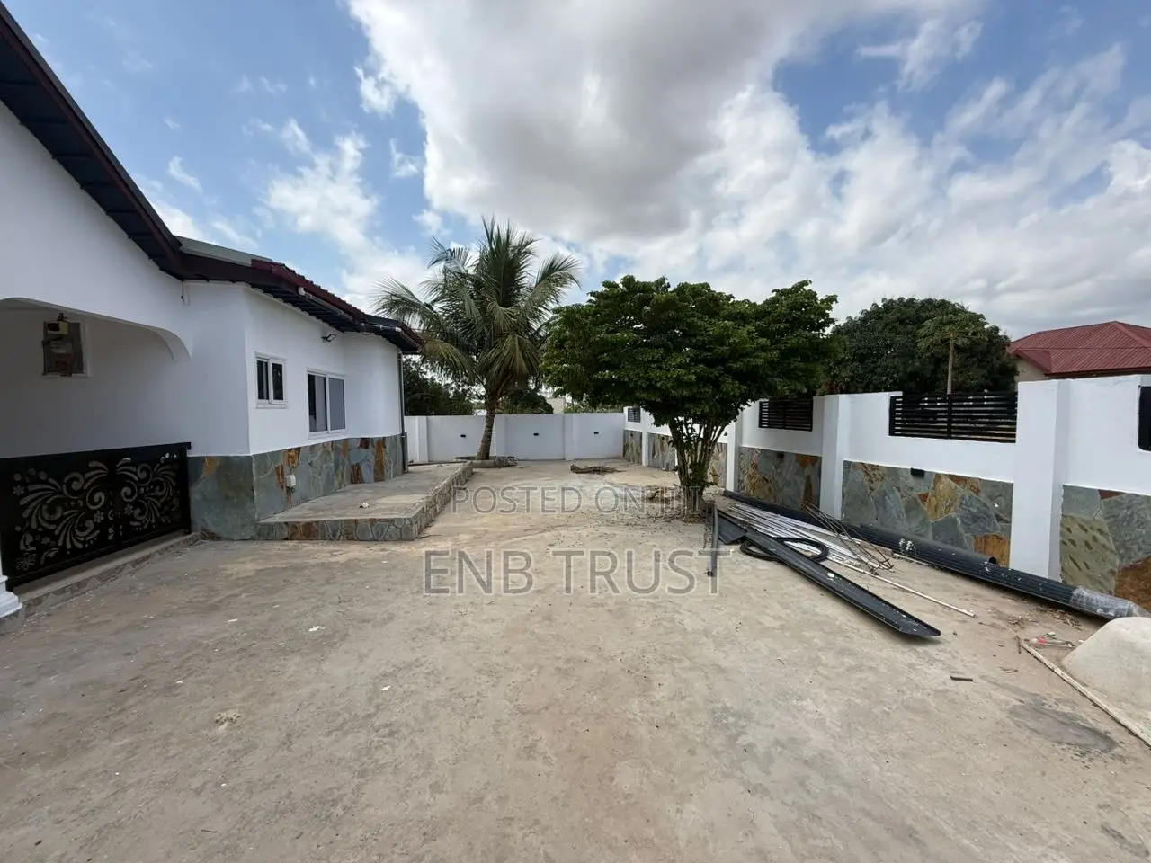 5bdrm House in Sonitra, Pokuase for rent