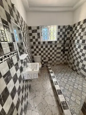 5bdrm House in Sonitra, Pokuase for rent