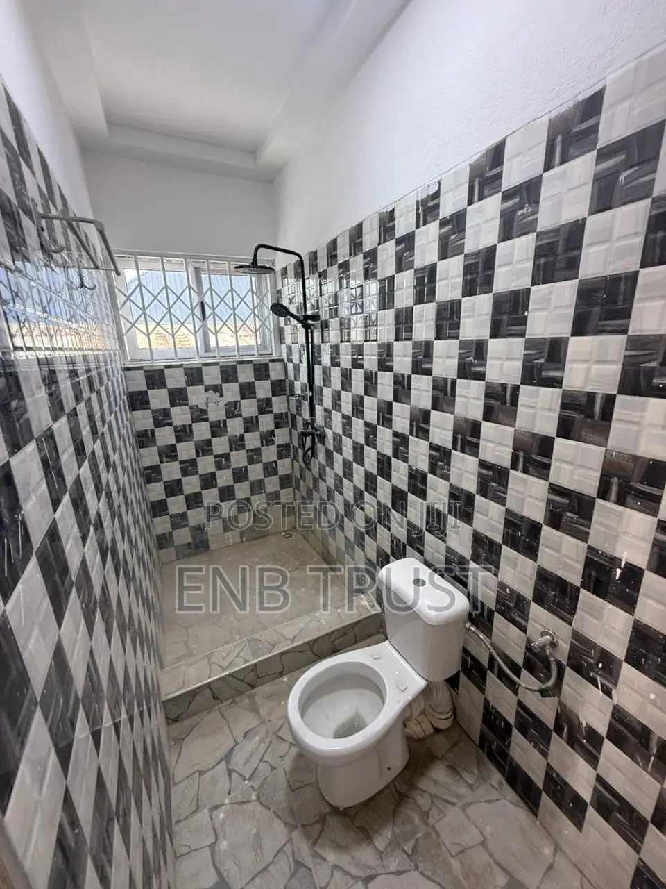 5bdrm House in Sonitra, Pokuase for rent