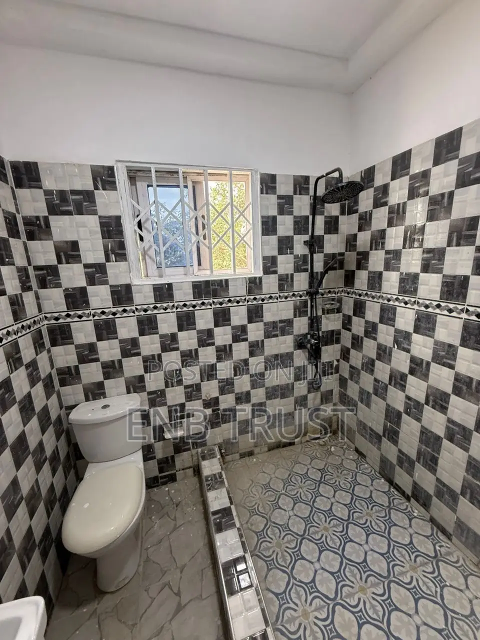 5bdrm House in Sonitra, Pokuase for rent