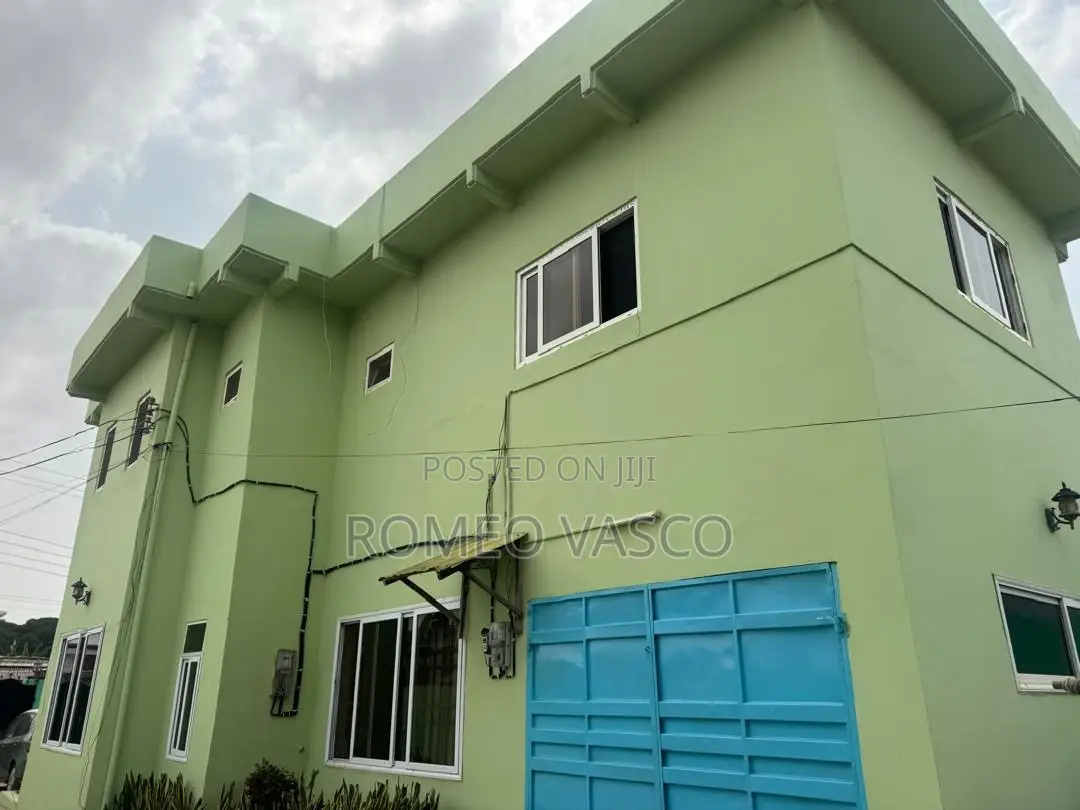 11bdrm Mansion in Dansoman for sale