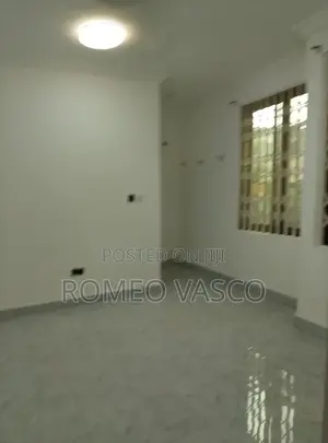 11bdrm Mansion in Dansoman for sale