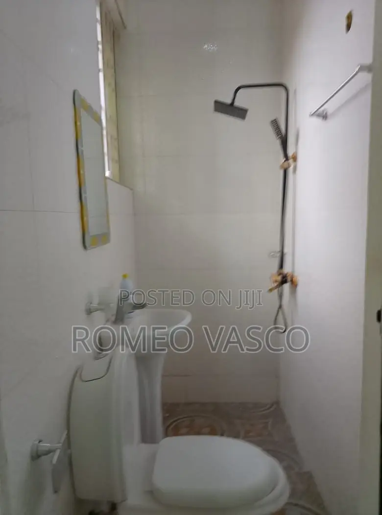 11bdrm Mansion in Dansoman for sale