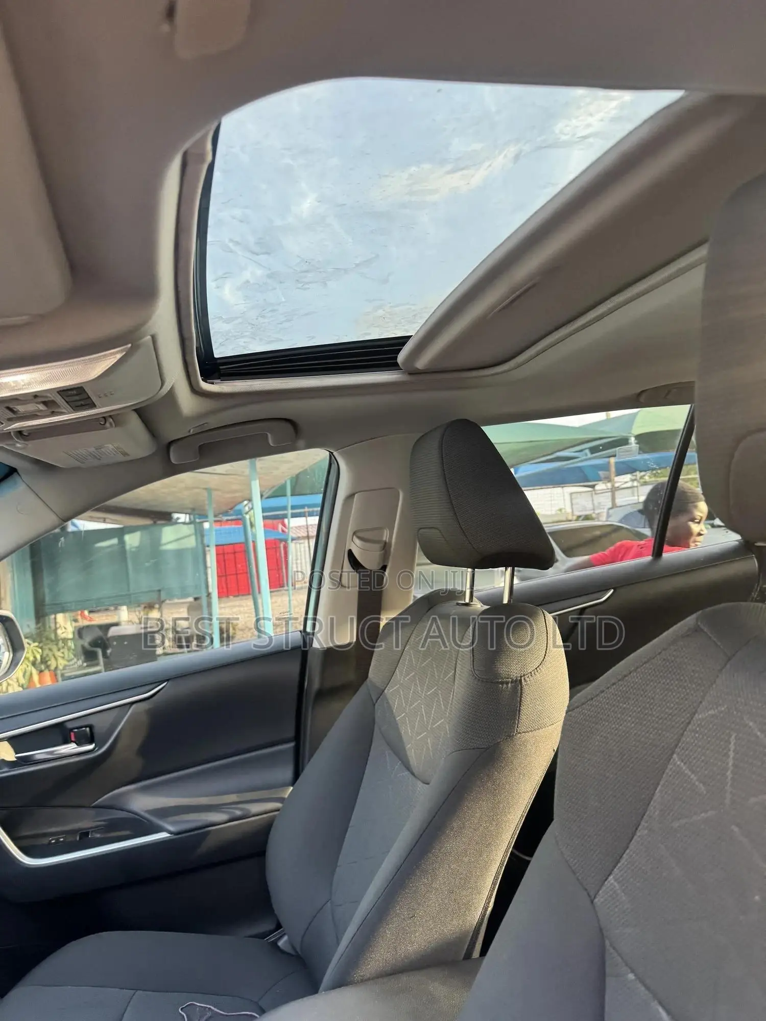 Toyota RAV4 XLE AWD 2024 Gray