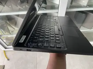 Laptop Dell Latitude 5590 8GB Intel Core i7 SSD 256GB