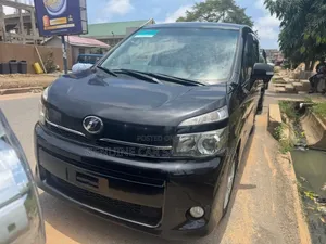 Toyota Voxy 2013 Gray