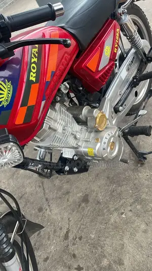 New Royal RY125 2025 Red