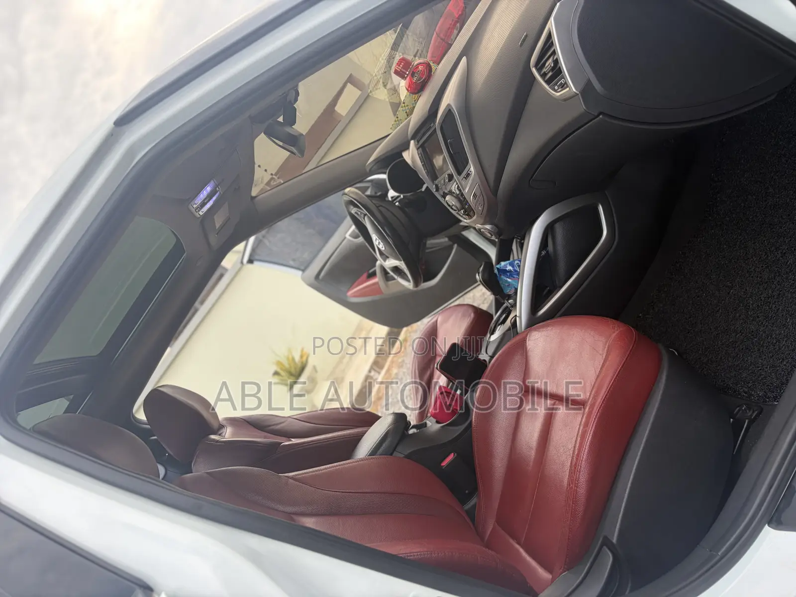 Hyundai Veloster Automatic 2012 White