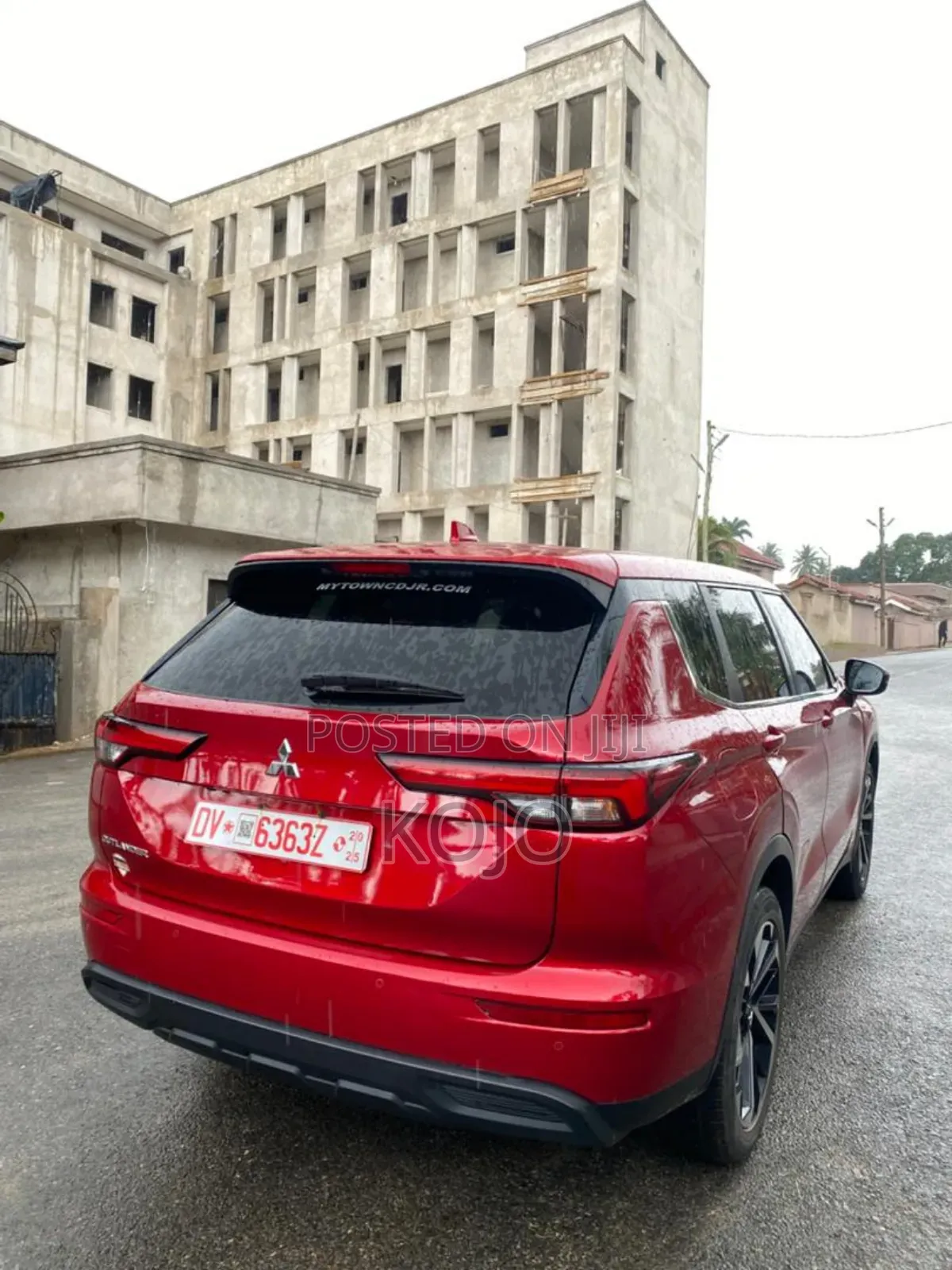 Mitsubishi Outlander 2022 Red