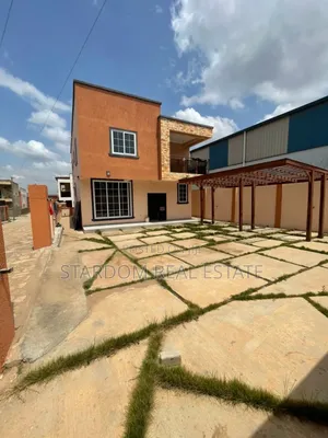 4bdrm Duplex in East Airport for rent