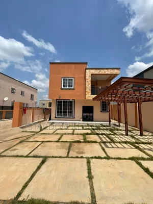 4bdrm Duplex in East Airport for rent