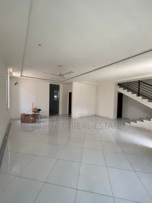 4bdrm Duplex in East Airport for rent