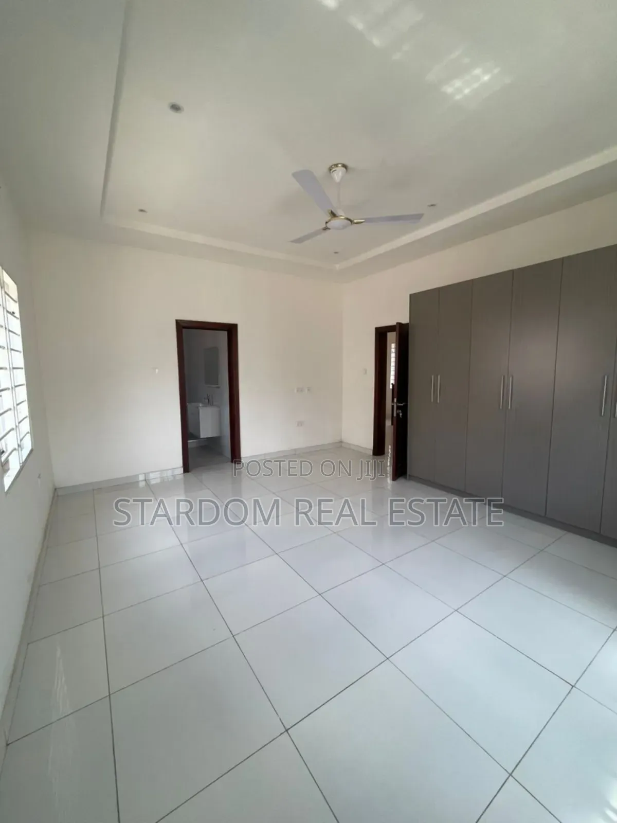 4bdrm Duplex in East Airport for rent