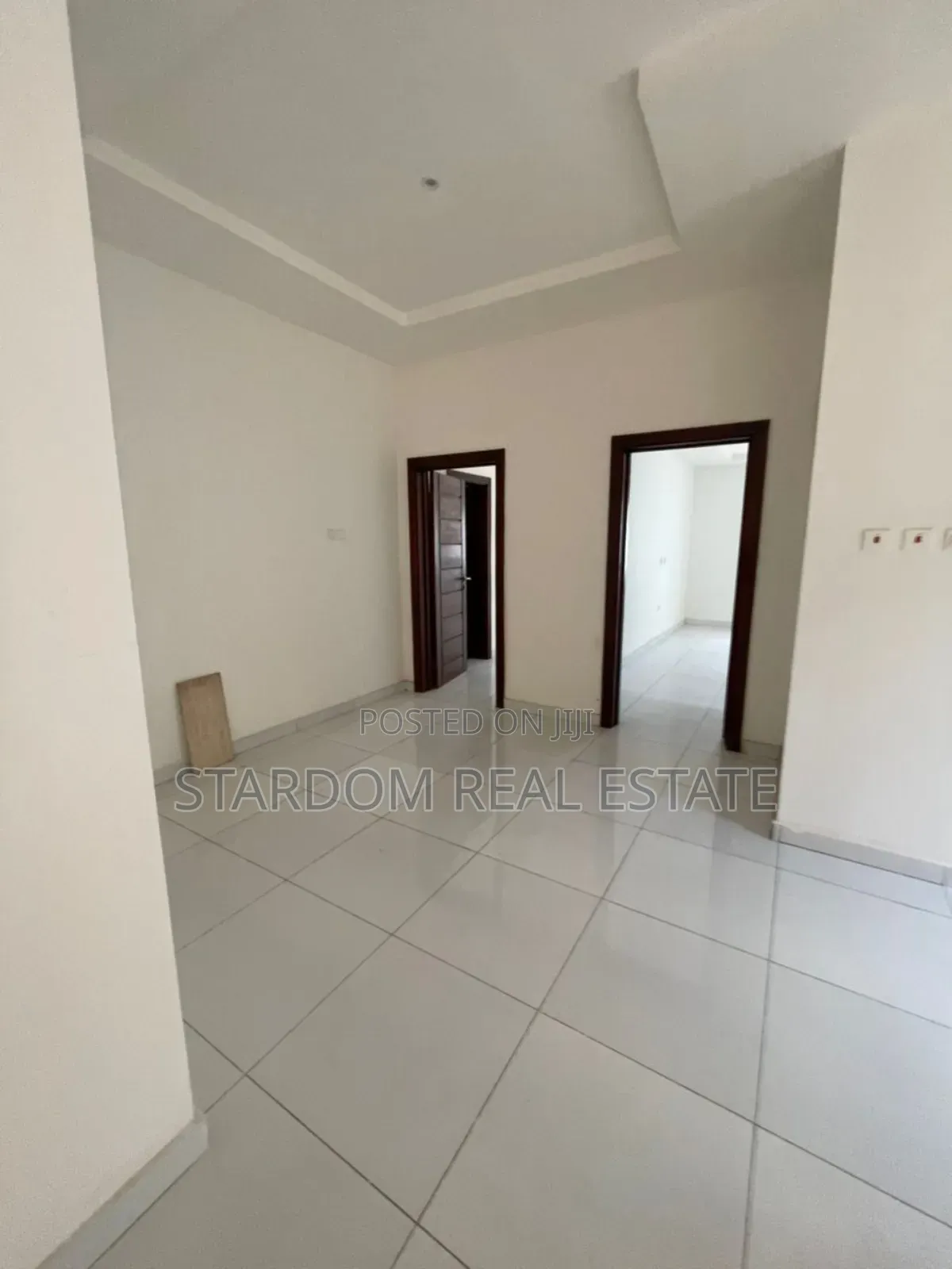 4bdrm Duplex in East Airport for rent