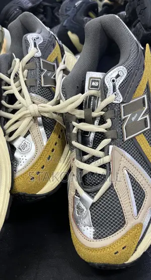 Shoe/ Sneakers - Unisex