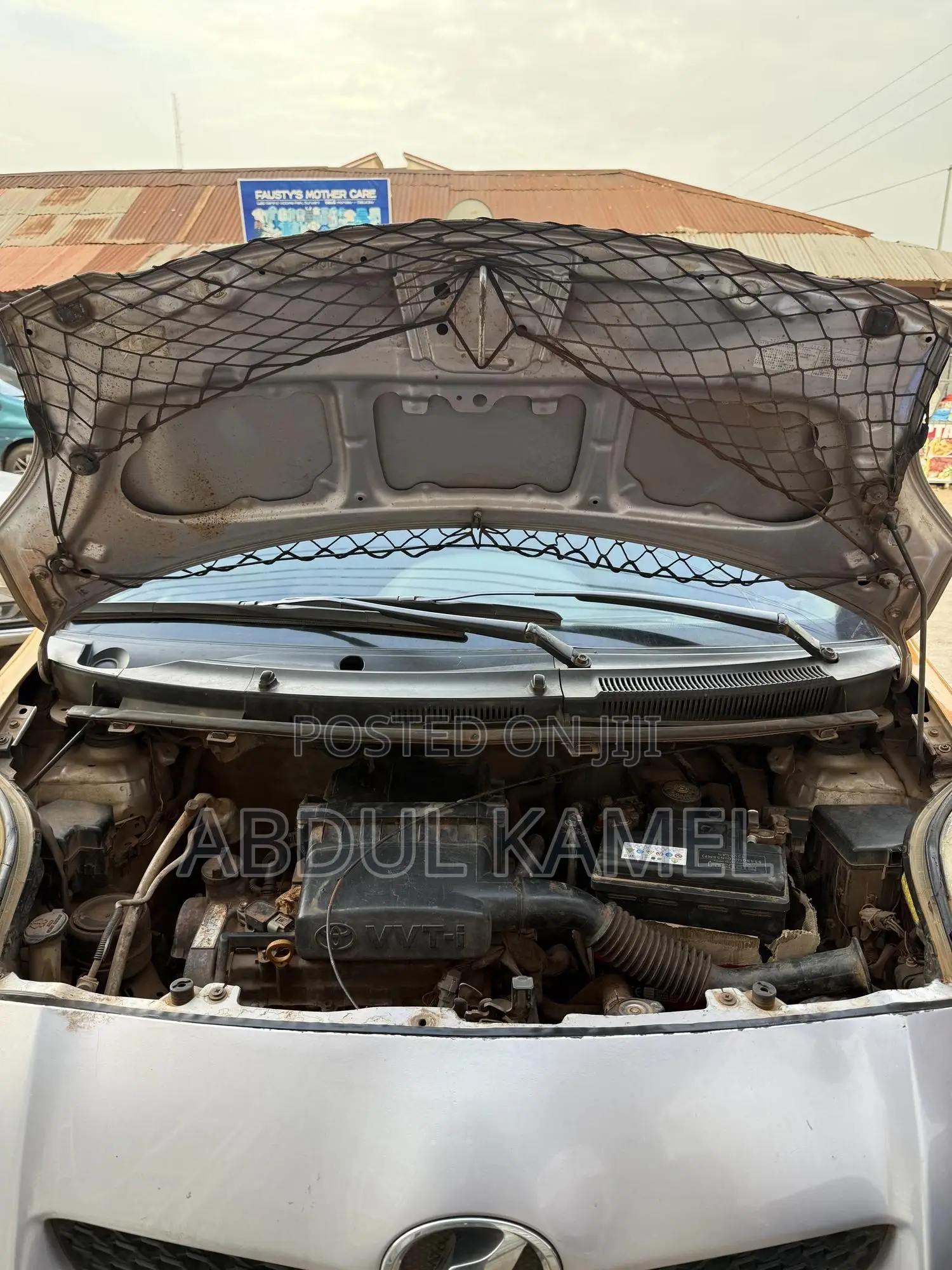 Toyota Vitz 2010 Silver