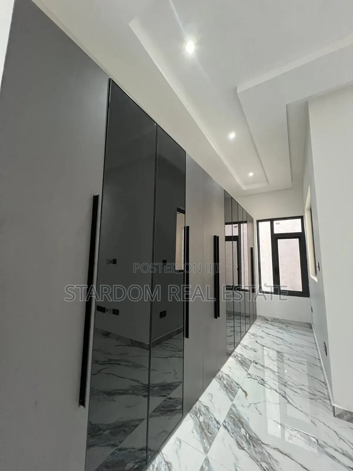 4bdrm Duplex in East Legon Hills, American House for sale