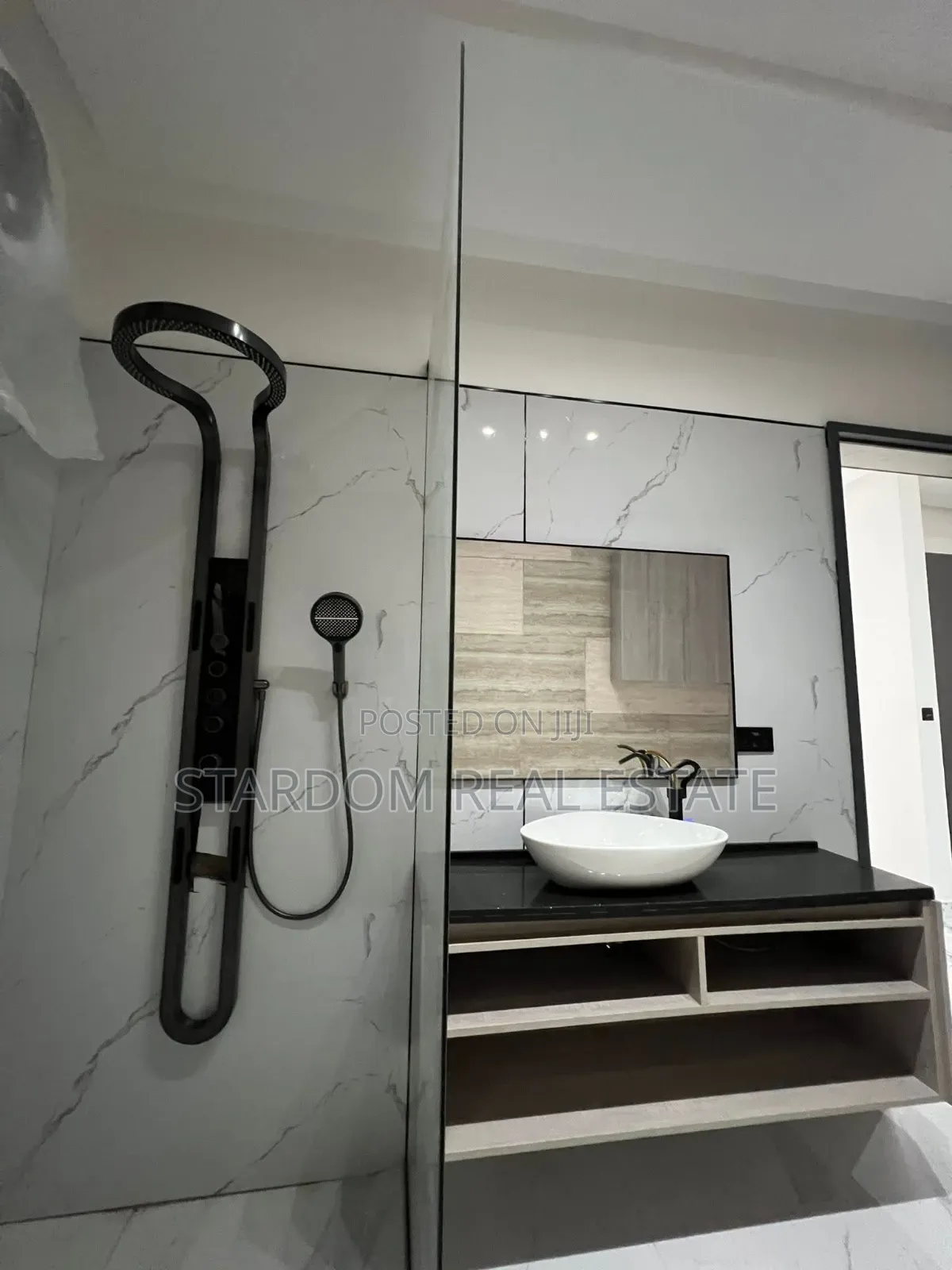 4bdrm Duplex in East Legon Hills, American House for sale