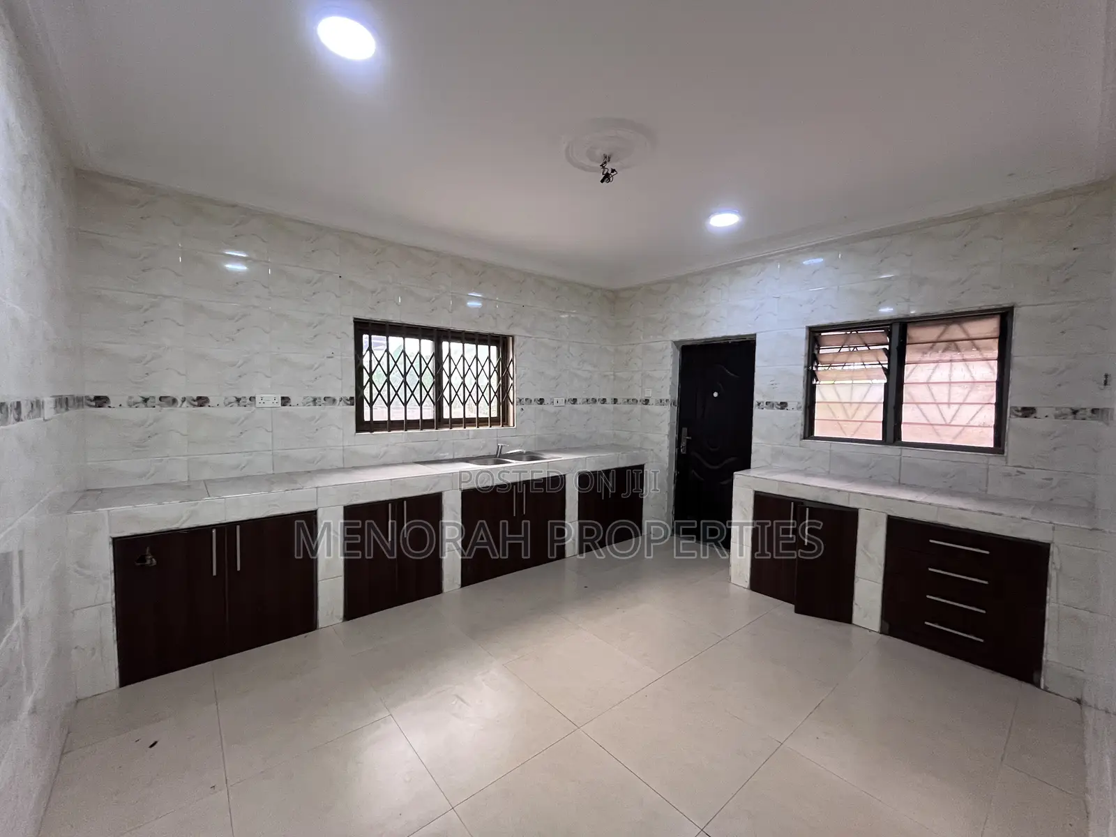 2bdrm Apartment in Adenta Amrahia for rent