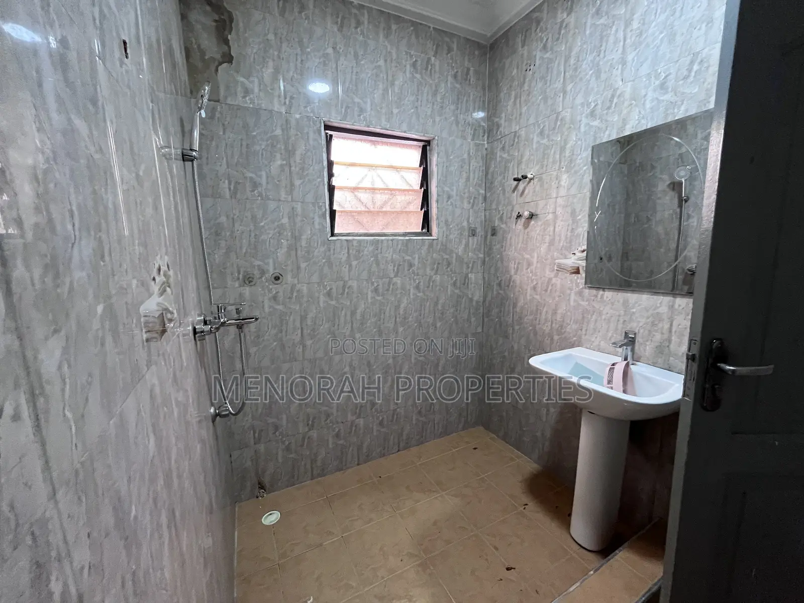 2bdrm Apartment in Adenta Amrahia for rent