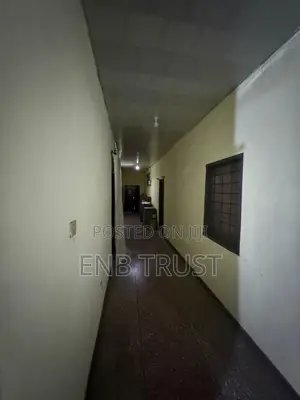7bdrm House in Achimota, Mile 7 for sale