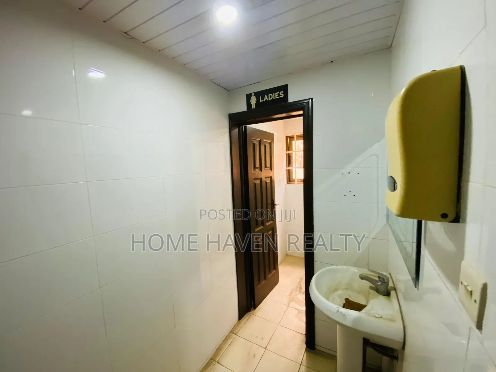 42 Office Rooms Space for Rent at Airport Residentials