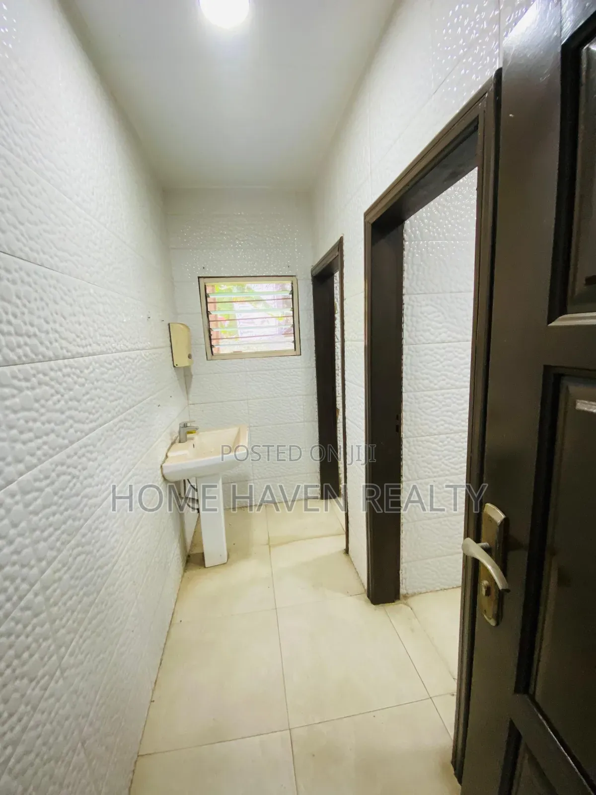 42 Office Rooms Space for Rent at Airport Residentials