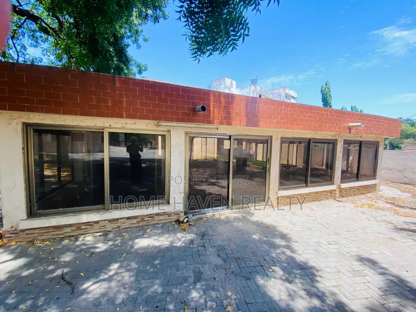 42 Office Rooms Space for Rent at Airport Residentials