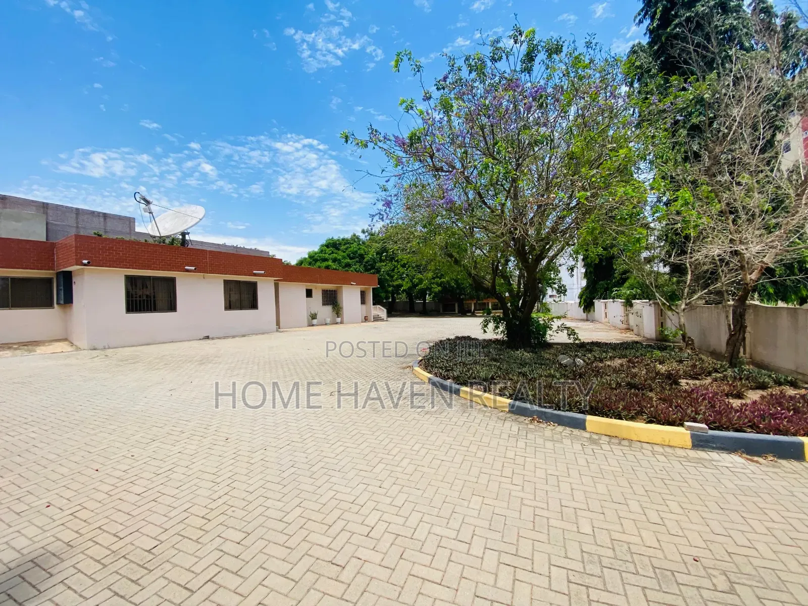 42 Office Rooms Space for Rent at Airport Residentials