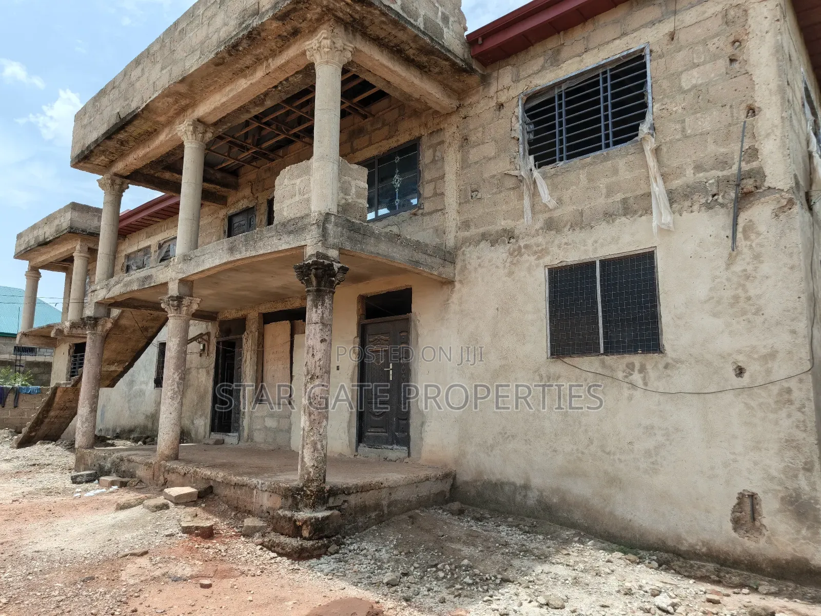 13bdrm House in Buoho Sasa, Kumasi Metropolitan for sale
