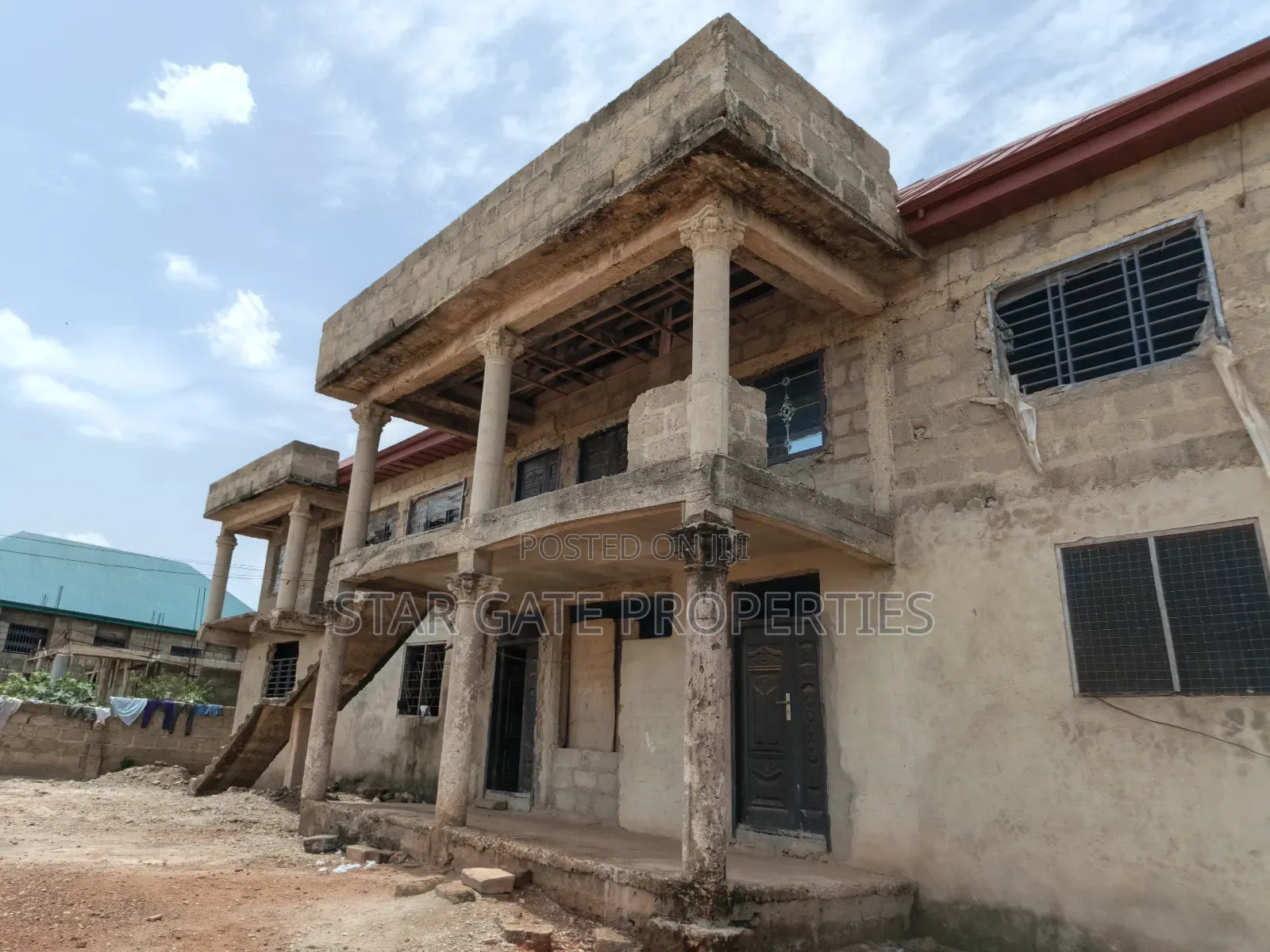 13bdrm House in Buoho Sasa, Kumasi Metropolitan for sale