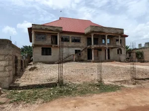 13bdrm House in Buoho Sasa, Kumasi Metropolitan for sale