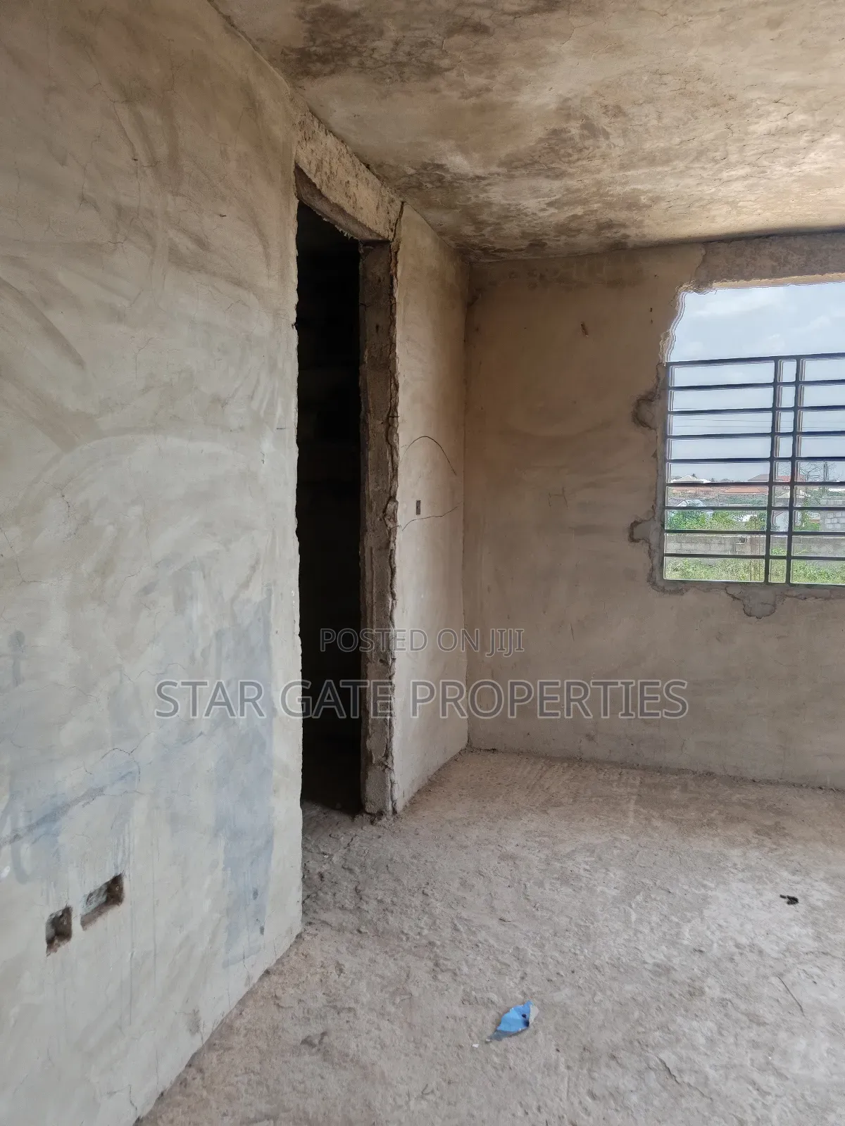 13bdrm House in Buoho Sasa, Kumasi Metropolitan for sale