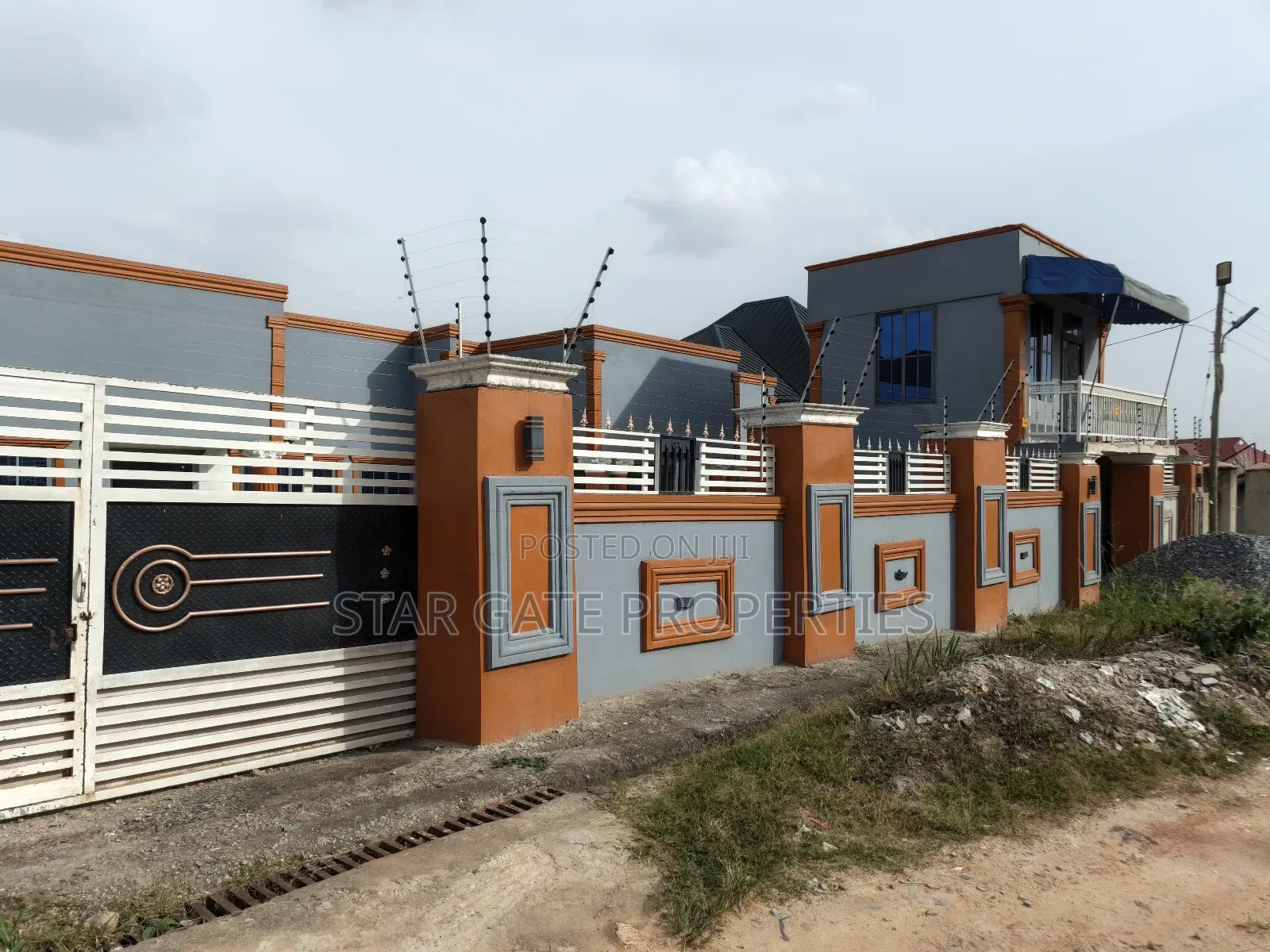 6bdrm House in Atimatim Maase, Kumasi Metropolitan for sale