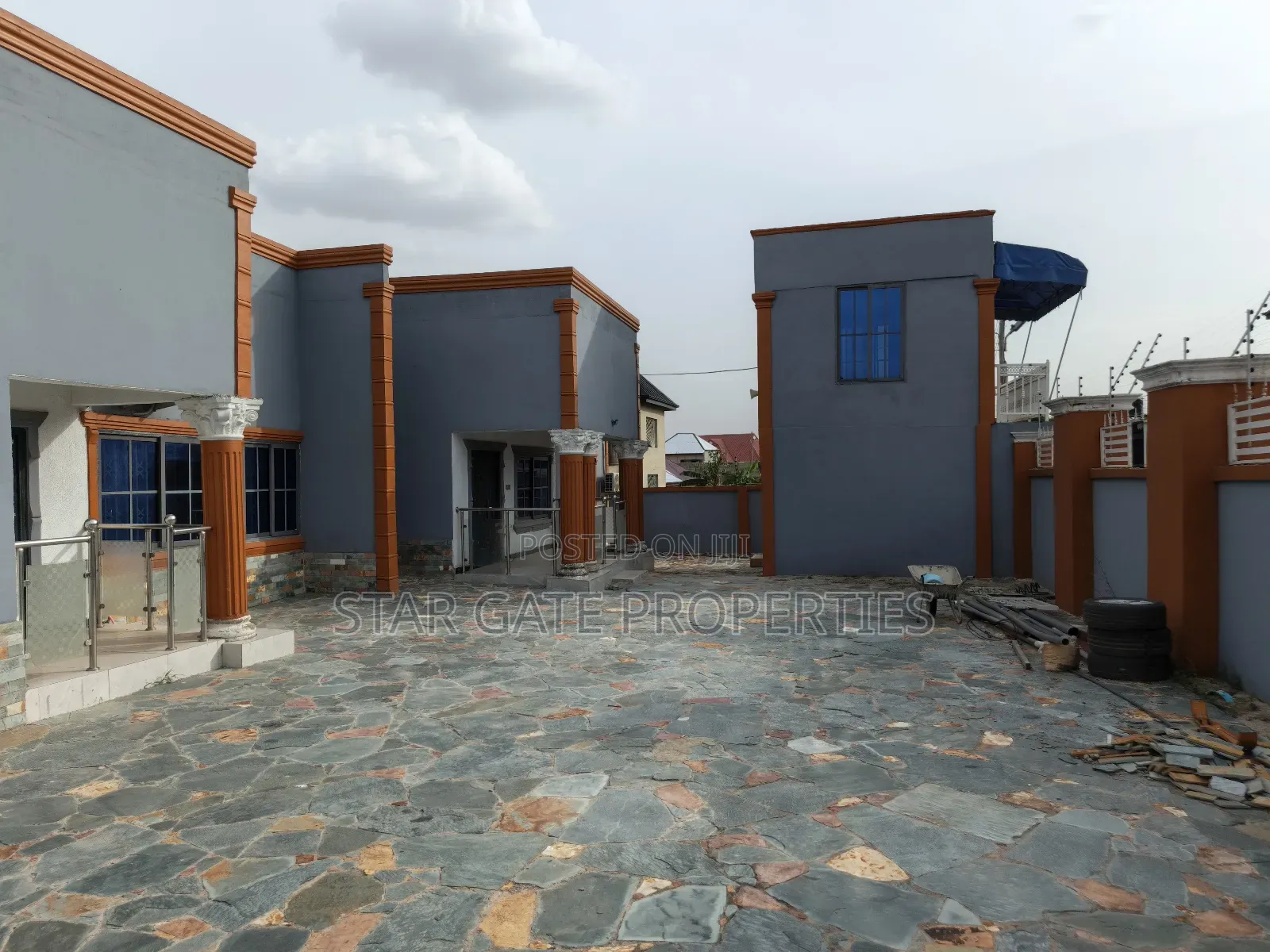6bdrm House in Atimatim Maase, Kumasi Metropolitan for sale