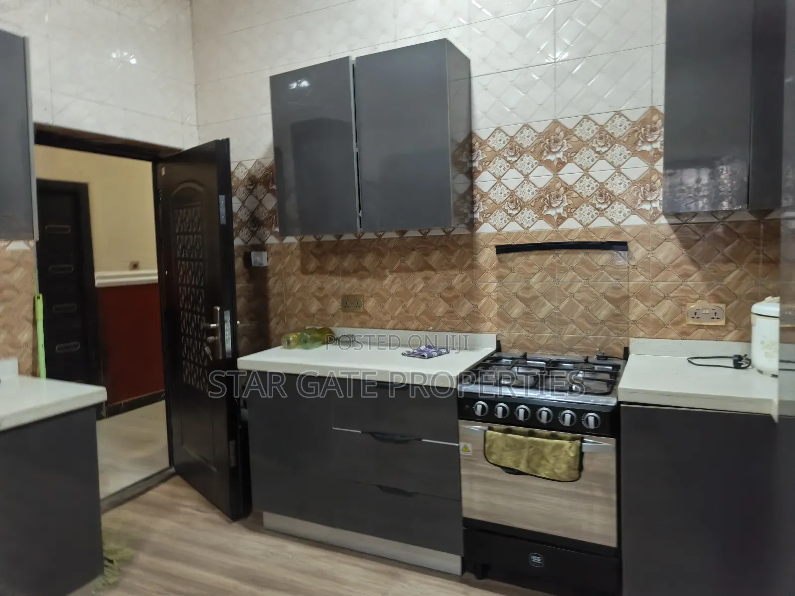 6bdrm House in Atimatim Maase, Kumasi Metropolitan for sale