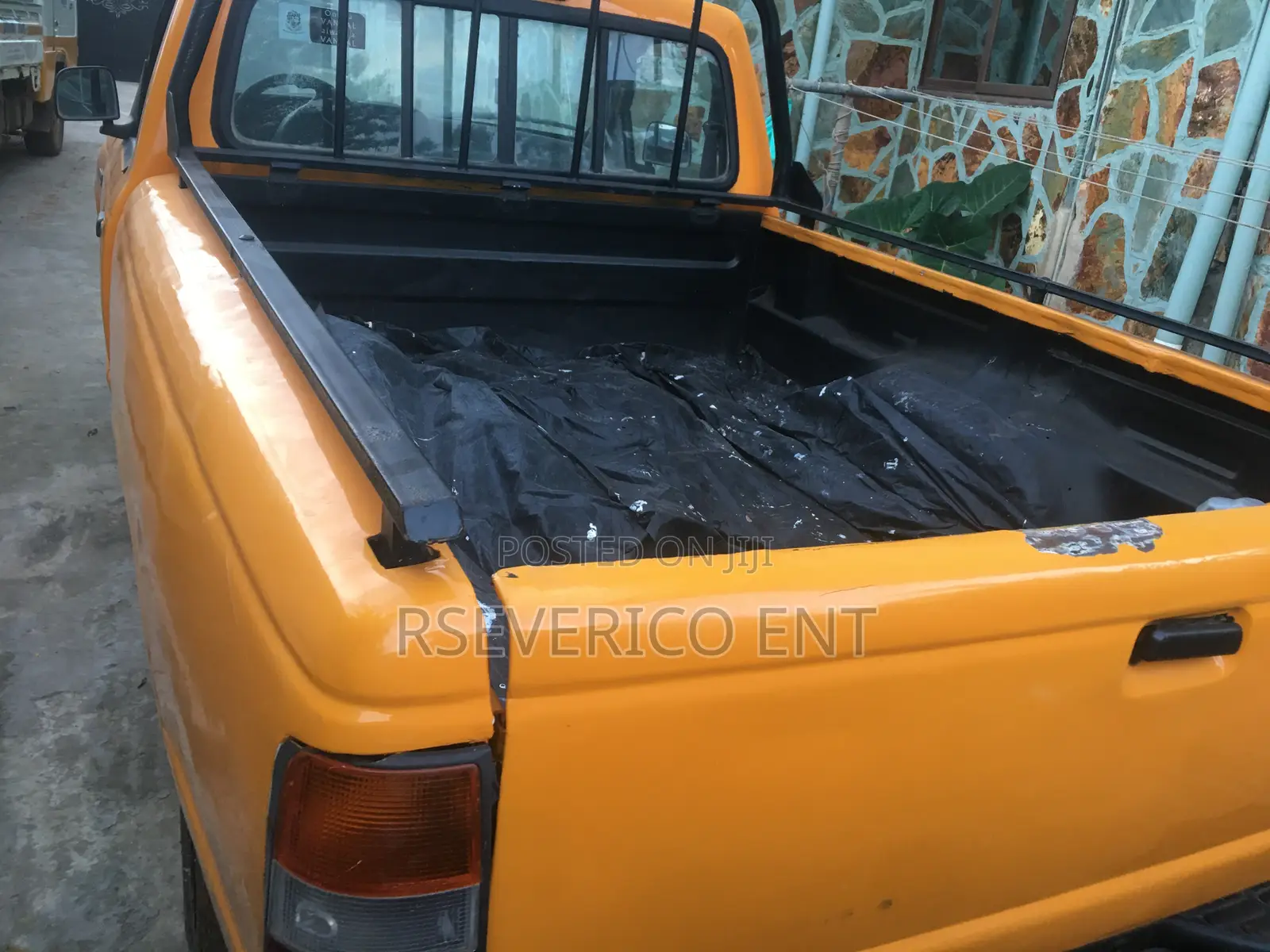 Mazda B-series 1995 Yellow