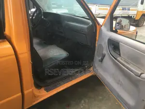 Mazda B-series 1995 Yellow