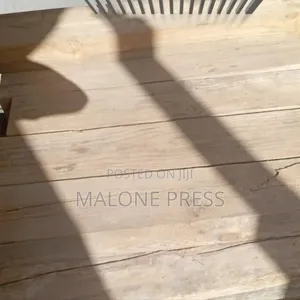 Beam / Wood / Pallet Planks / Available in Large Quantities