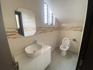 4bdrm Duplex in Roman Ridge for sale