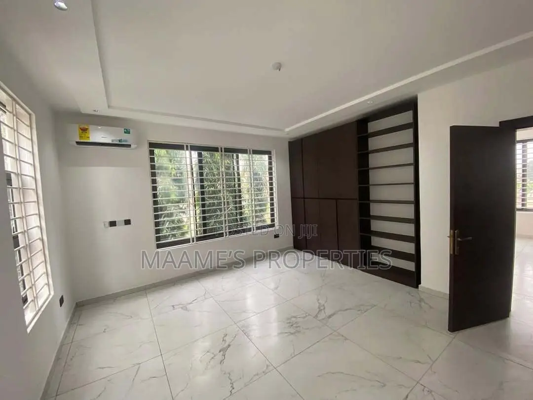 4bdrm Duplex in Roman Ridge for sale