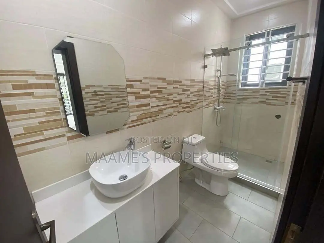 4bdrm Duplex in Roman Ridge for sale