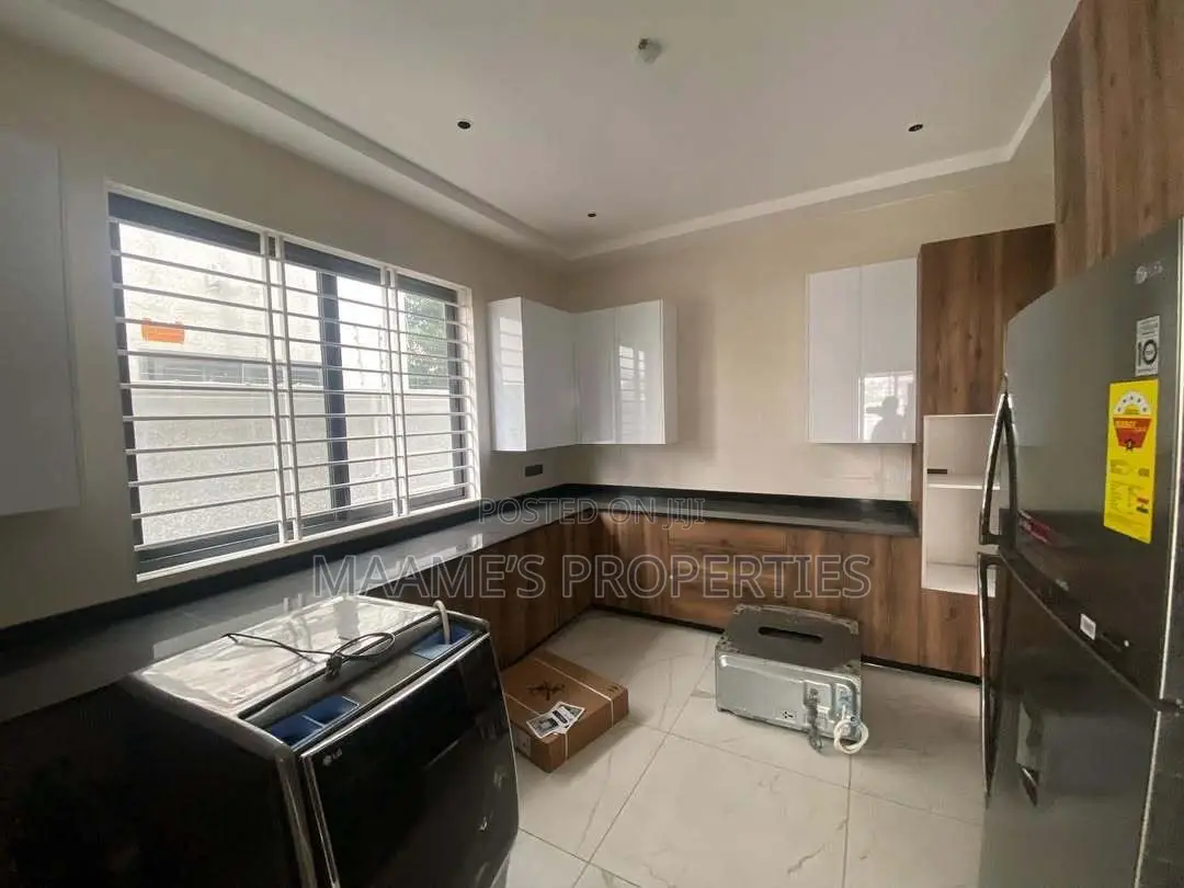 4bdrm Duplex in Roman Ridge for sale