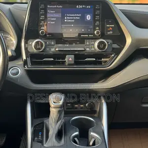 Toyota Highlander XLE 2021 Gray