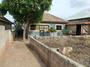 2bdrm House in Atimatim Edwenease, Kumasi Metropolitan for sale