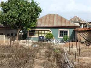 2bdrm House in Atimatim Edwenease, Kumasi Metropolitan for sale